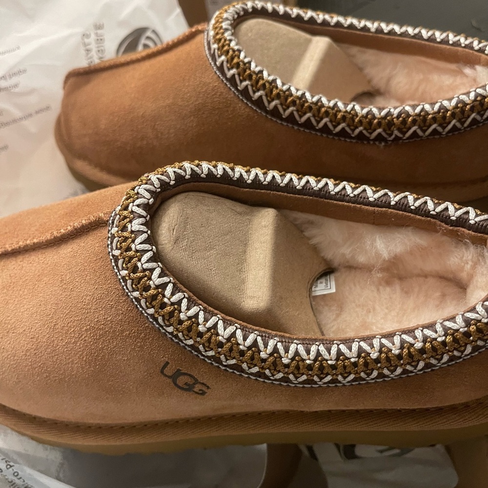 NWOT. Original box. New Ugg Tasman Chestnut Size 7. 100%authentic ugg